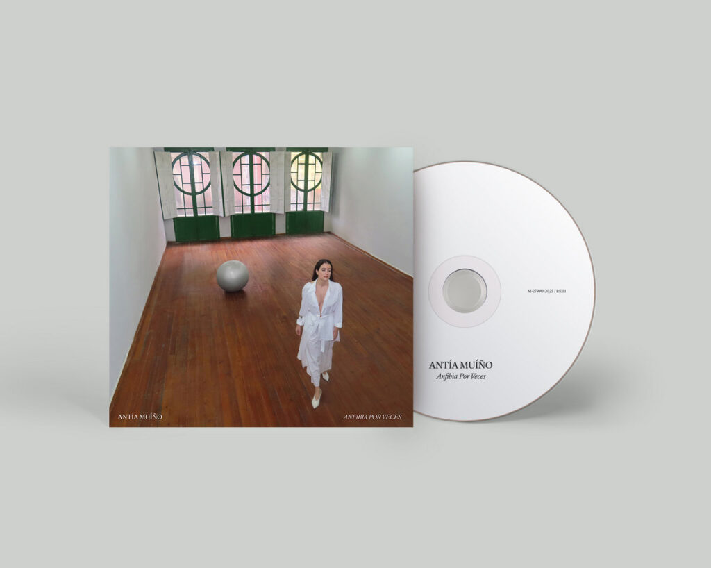 CD Anfibia por Veces de Antía Muíño